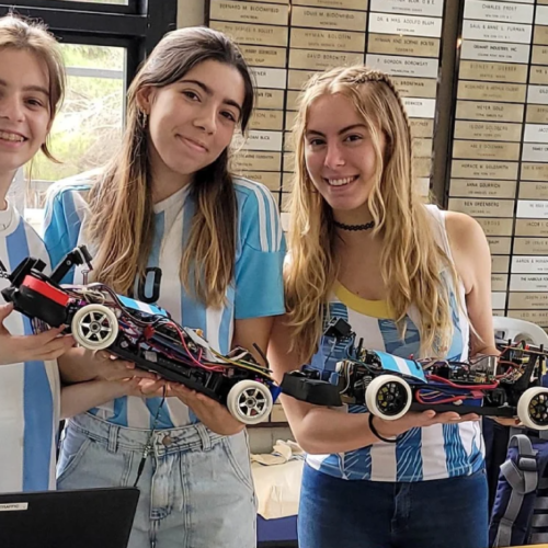 Un equipo femenino de estudiantes ganó el mundial de robótica