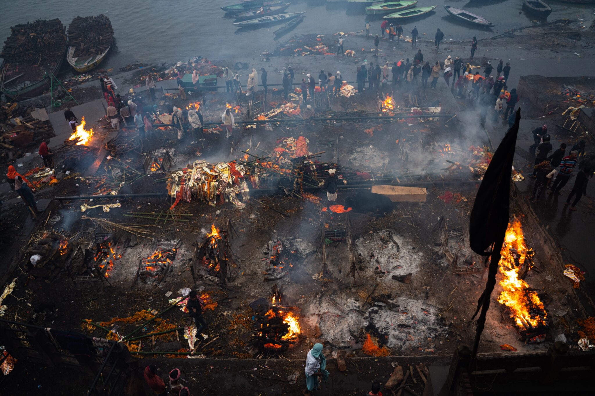 El río de la muerte: crónica del Ganges en India - Escritura Crónica