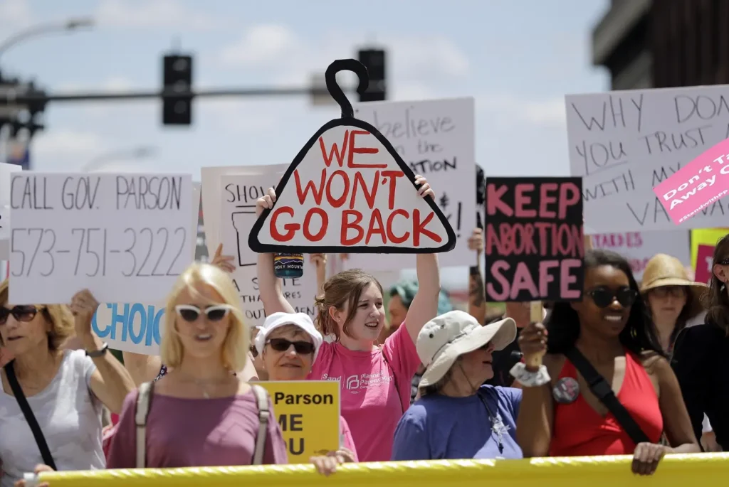 Trump busca prohibir el aborto en todo Estados Unidos Trump busca prohibir el aborto en todo Estados Unidos