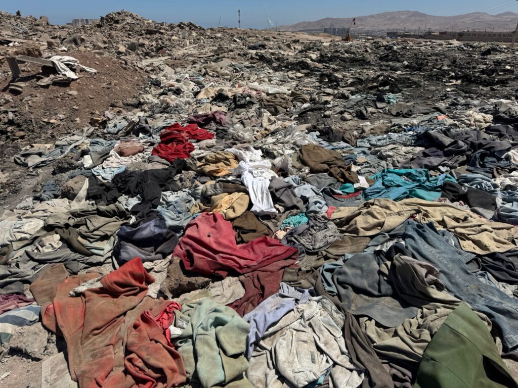 Atacama: visitamos el basurero de ropa en Chile Atacama: visitamos el basurero de ropa en Chile