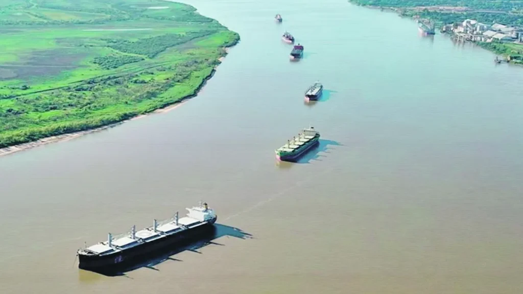 Hidrovía: preocupación ambiental por el dragado del Paraná